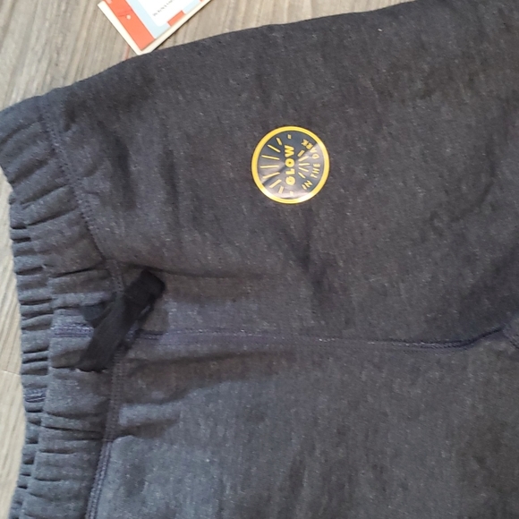 LAST ONE Cat & Jack Bone Glow in the Dark Sweatpants Joggers Size Small 6/7 - Picture 4 of 7